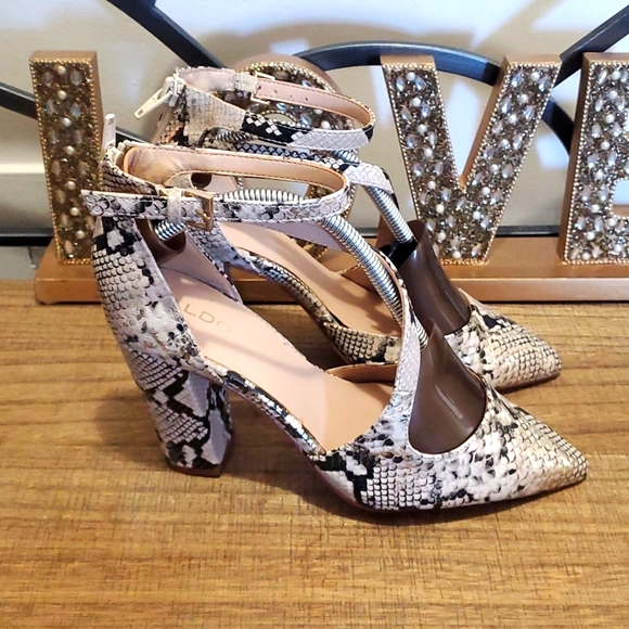Aldo Nichole Snakeskin Block Cross Strap Heels Pumps Sz 7 - Picture 2 of 9